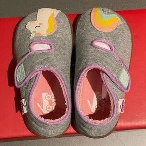 NWT SEE KAI RUN Cruz II Slippers toddler girls size 6.